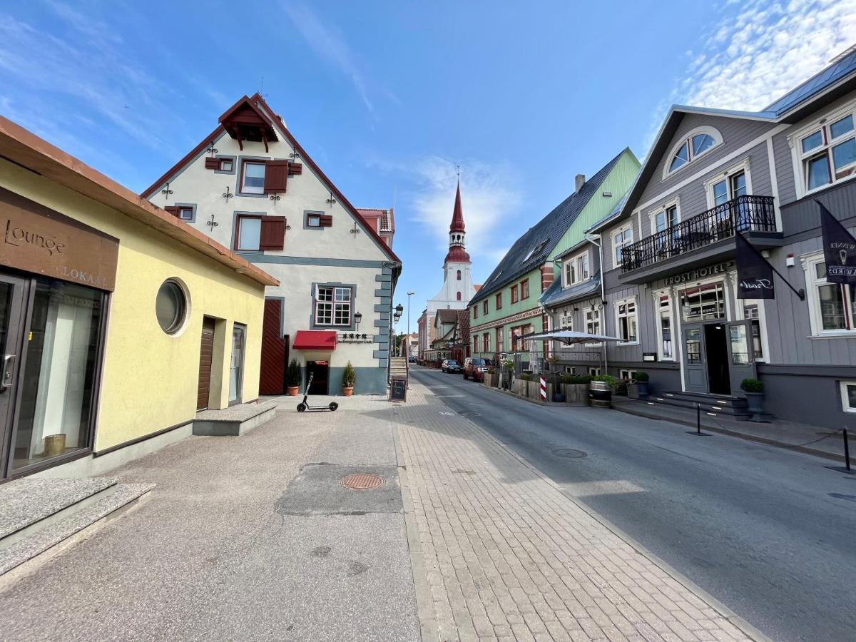 Old Town Apartment Пярну Экстерьер фото